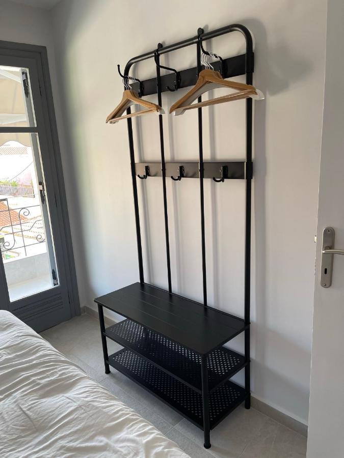 Axs First Floor Apartment Aegina Town Экстерьер фото
